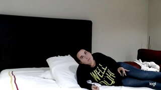 Unë jap saj lechita ndërsa një tjetër fucks