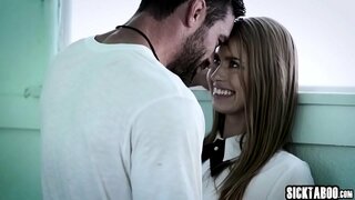 סקסי מותק הפנים קשה הפין