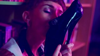 Meu querido Di da quarentena, quvonch va ko&#039;p ota va yuqori sakrash orasida bucetinha Maqomoti sakrab: 