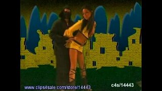 Таннер Мэйз в сексуальной видеоигре беспорядочный кумбат