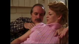 ���ණුසුම් පරිණත Sharin දැව හමන කුකුළා කිරීමට ලැබෙන ගැඹුරු මෝඩයෙක් විදුම් කිරීම හා cumshot මත පස්ස